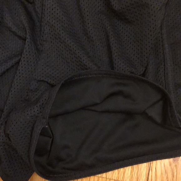 Dicks Sporting Goods Girls Black Athletic Shorts. Size L (14). EUC - Picture 4 of 4